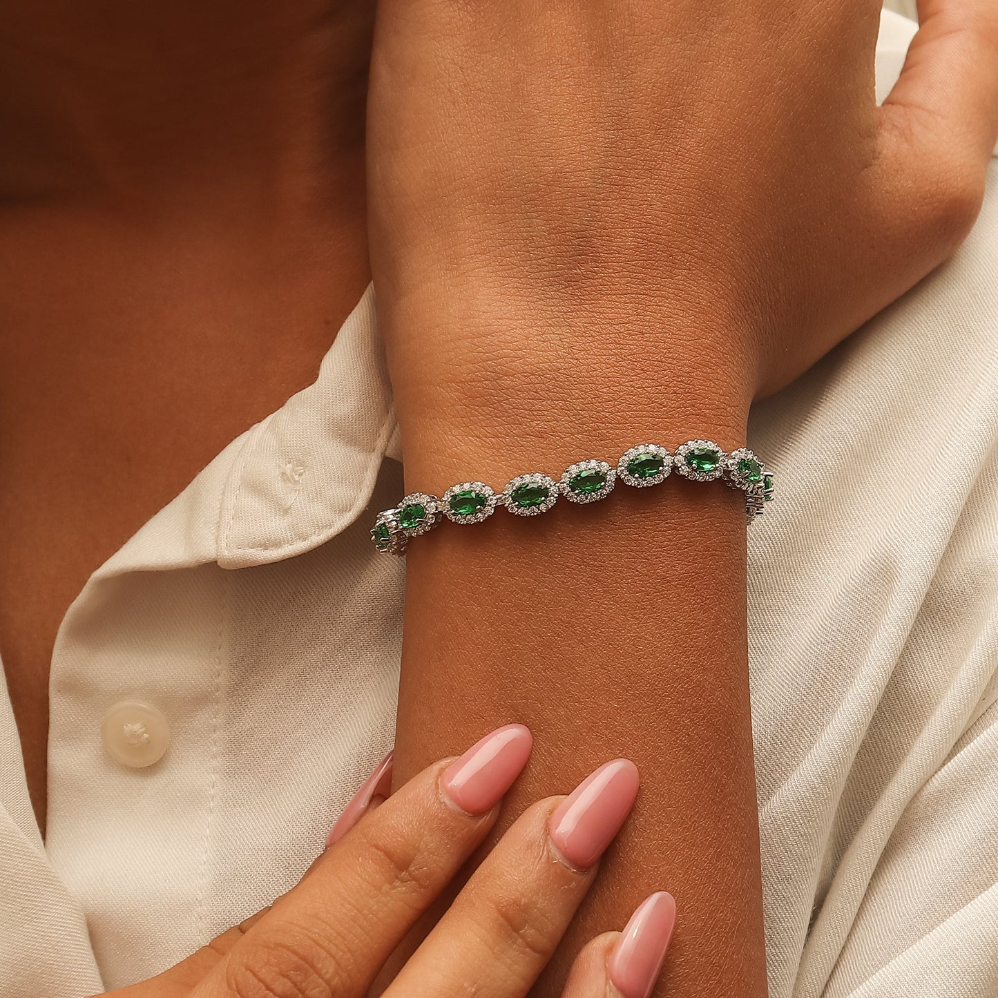 Emerald-And-Diamond-Tennis-Bracelet