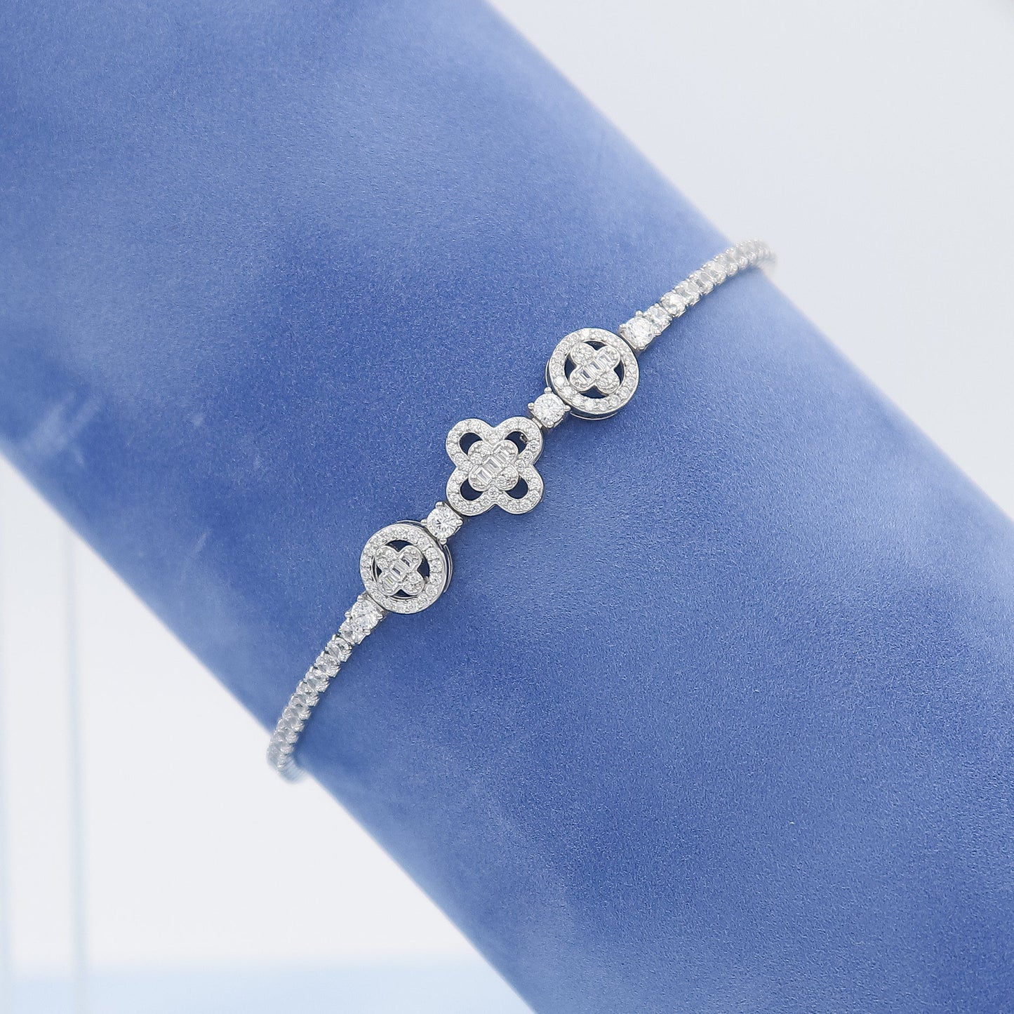 Elegant-Diamond-Silver-Bracelet