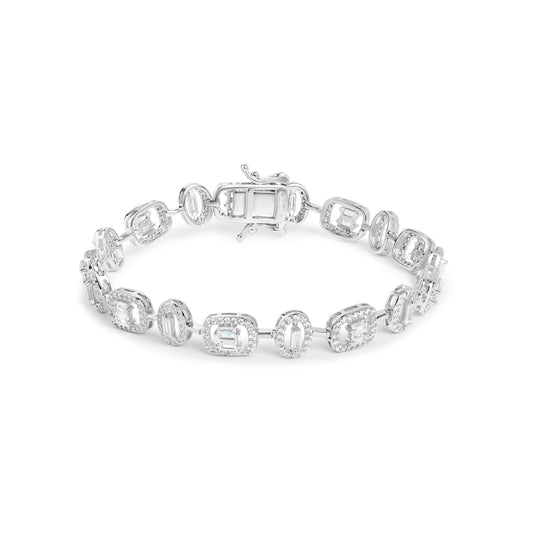 A Lustrous-Diamond-Silver-Bracelet