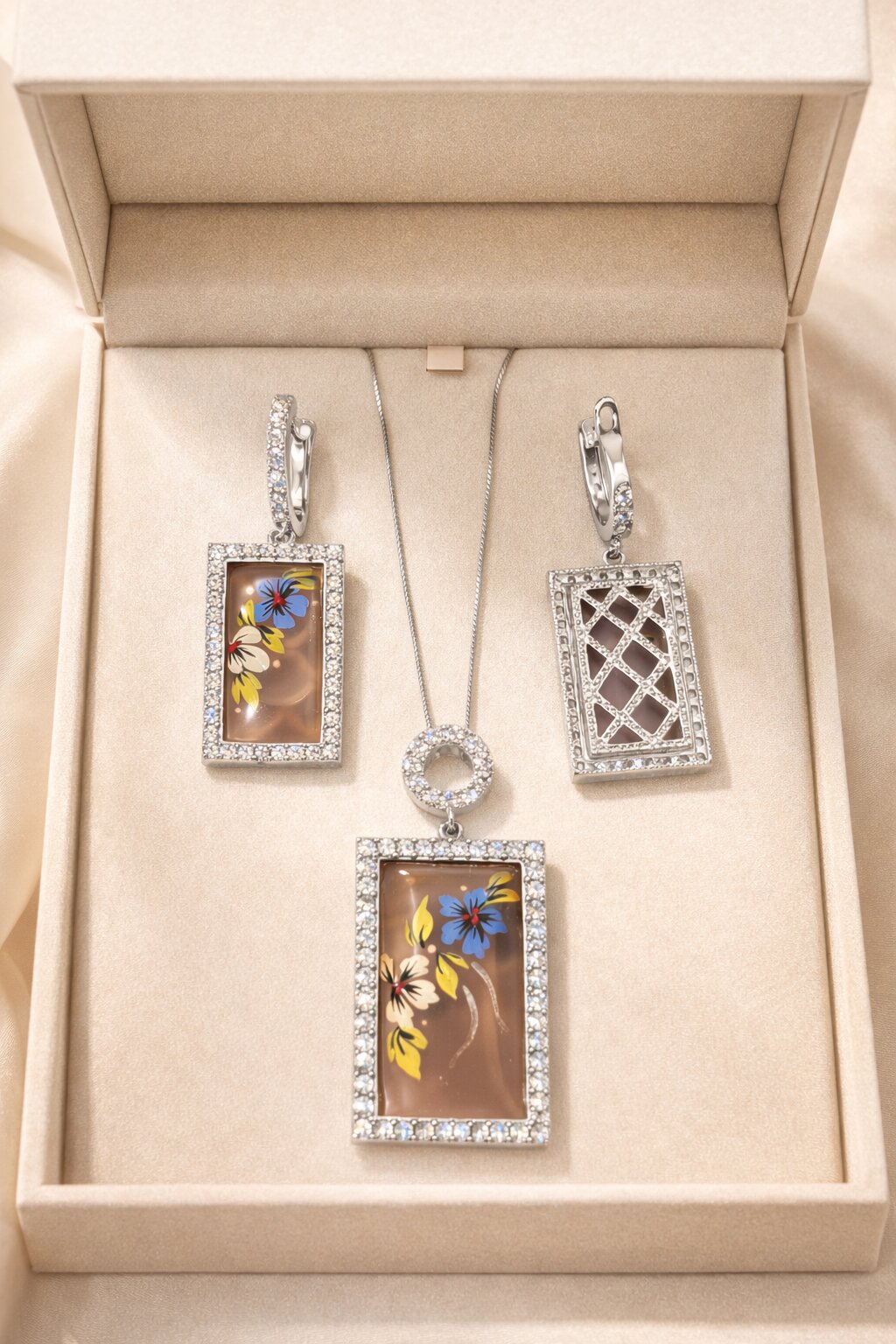 Grace Shine Silver Pendant Set