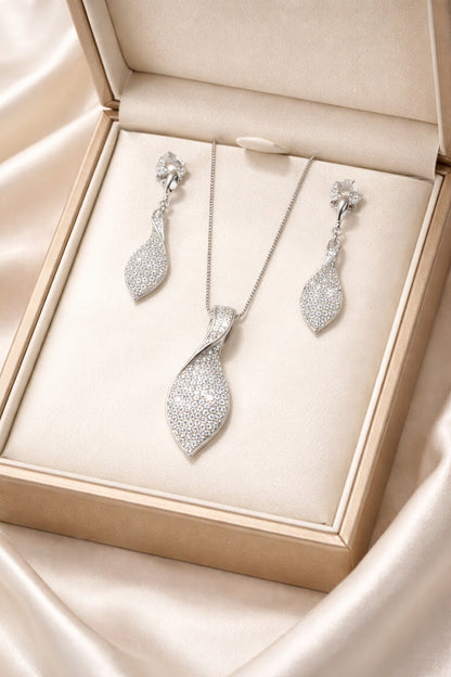 Sparkling Silver Pendant Set