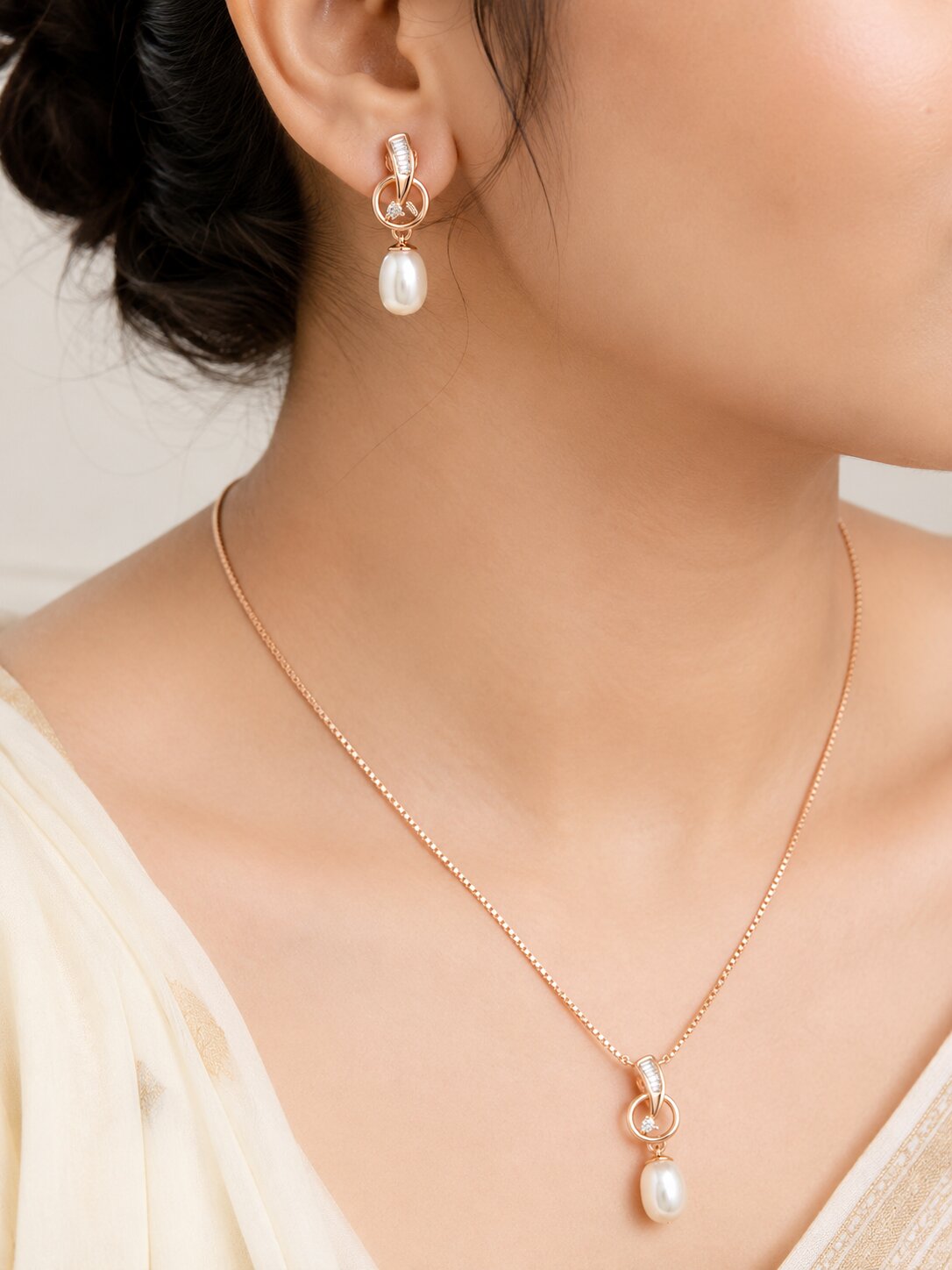 Pearl Elan Pendant Set