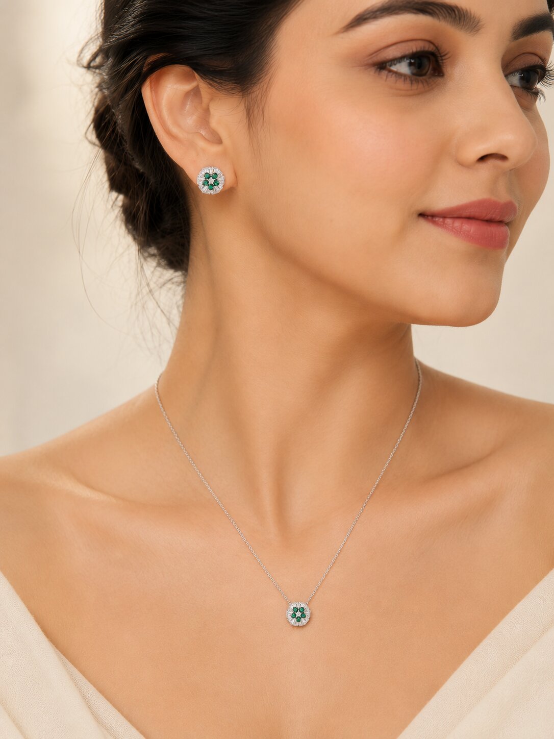 Emerald Gleam Pendant Set