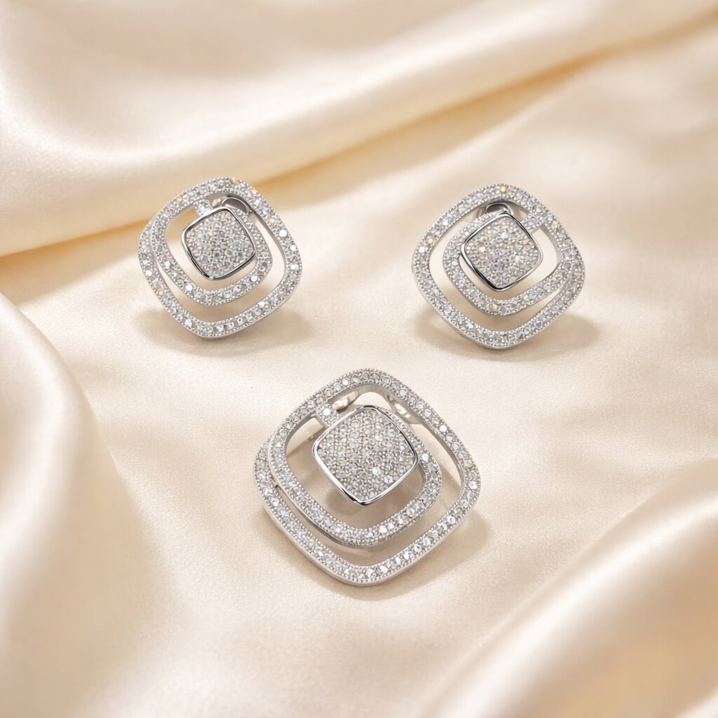 Shimmering Silver Pendant Set
