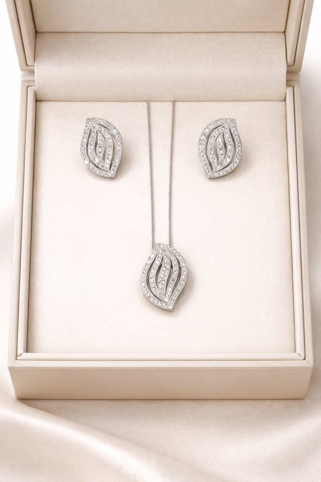 Premium Silver Pendant Set
