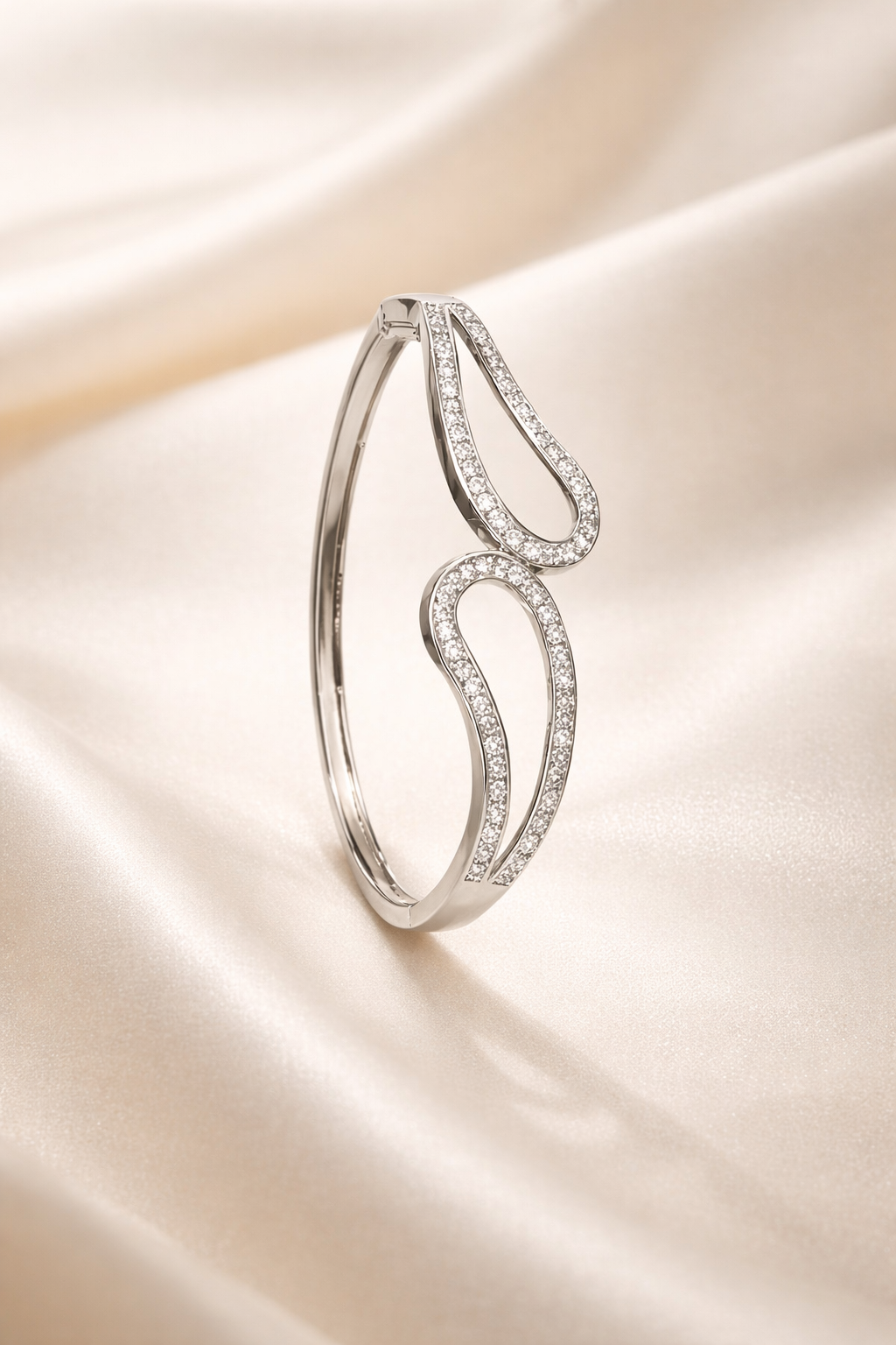 Stylish Silver Bangle