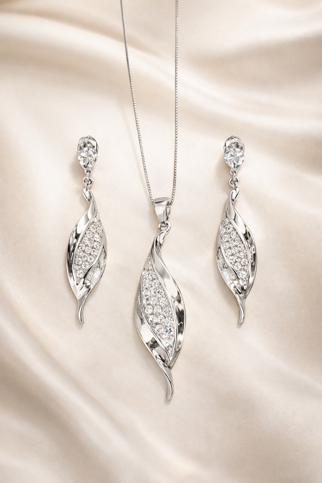 Divine Silver Pendant Set