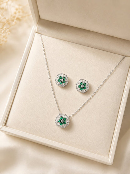 Emerald Gleam Pendant Set