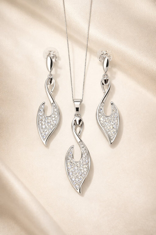 Graceful Silver Pendant Set