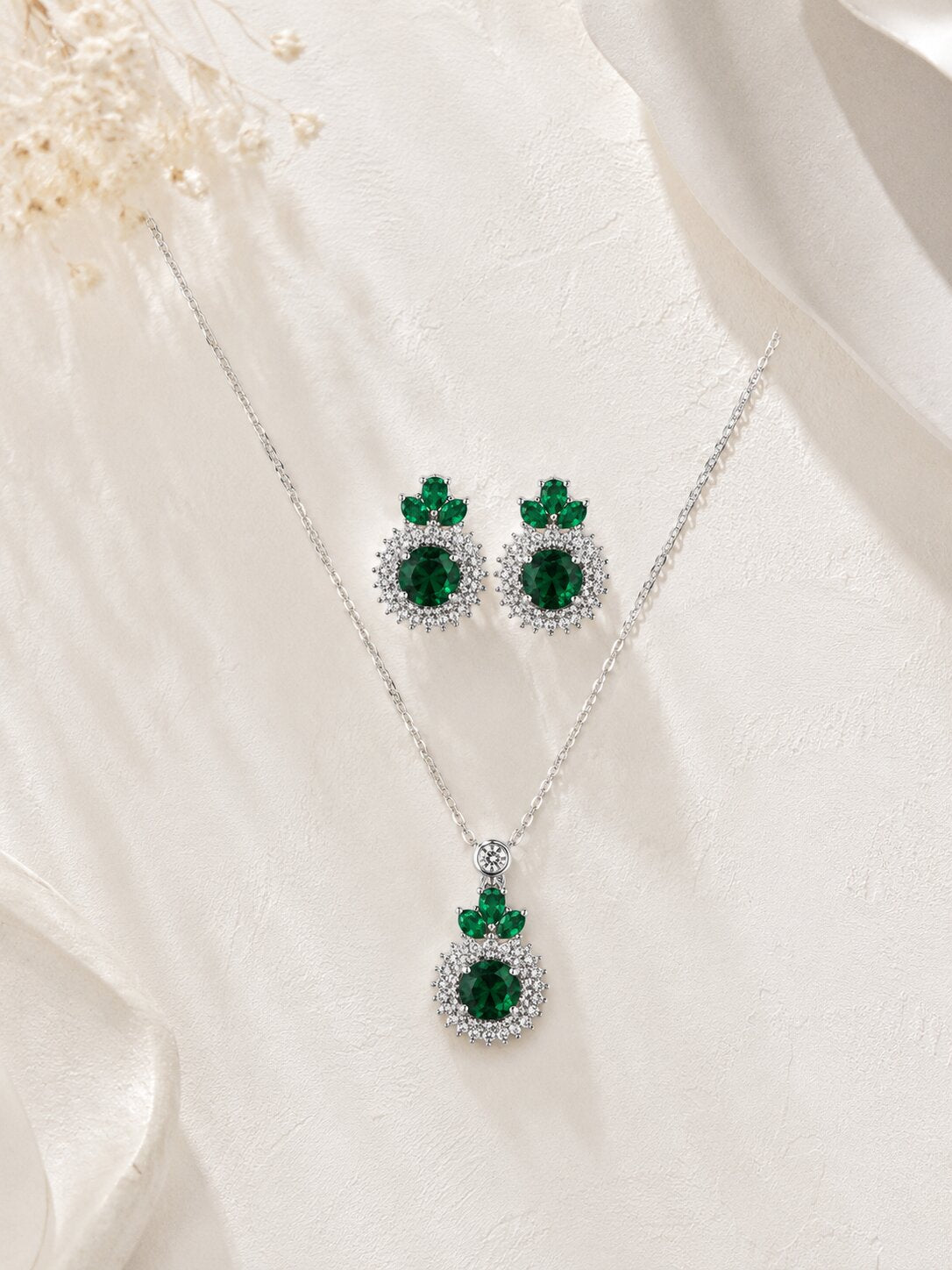 Emerald Aura Silver Set
