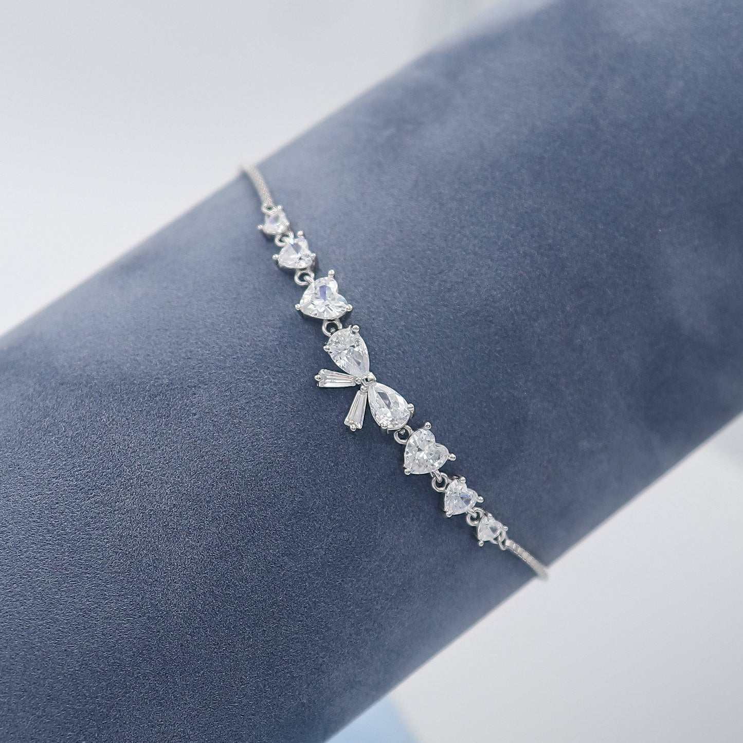 Minimal-Bow-Diamond-Silver-Bracelet