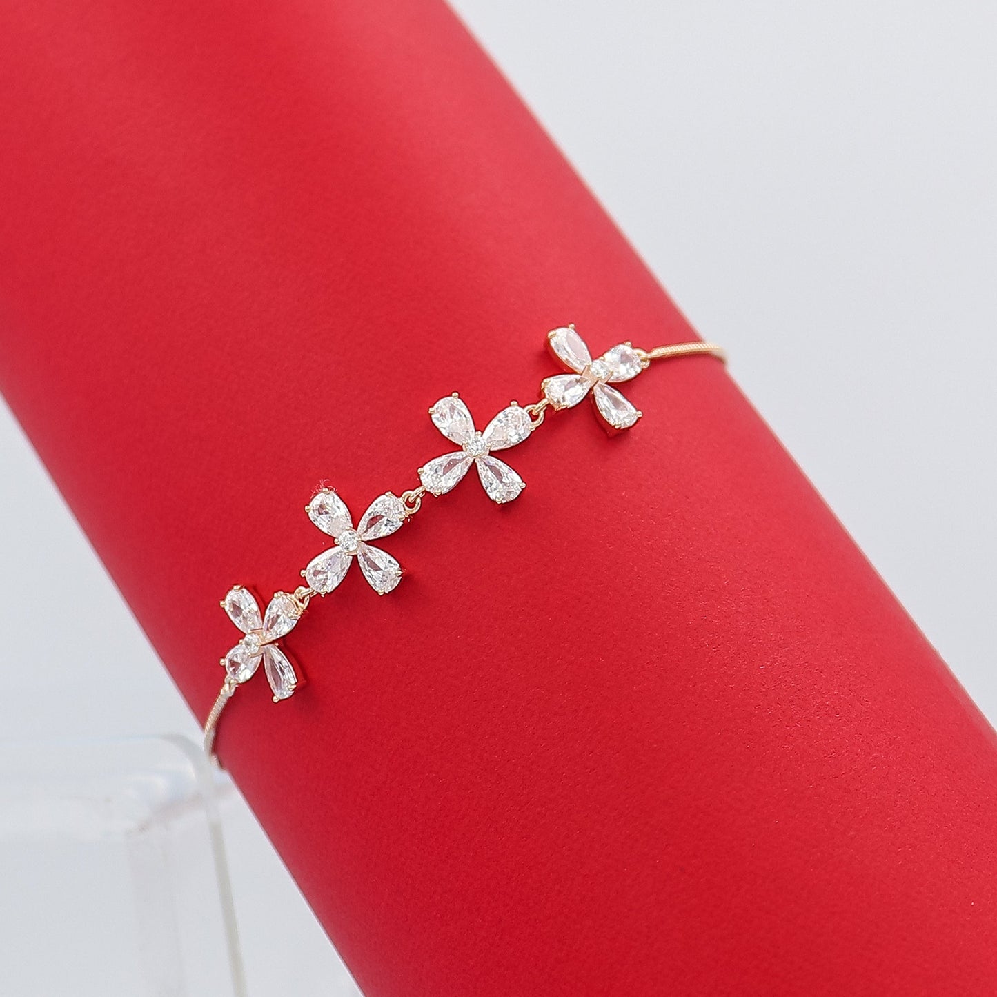 Minimal-Rose-Gold-Pear-Diamond-Silver-Bracelet