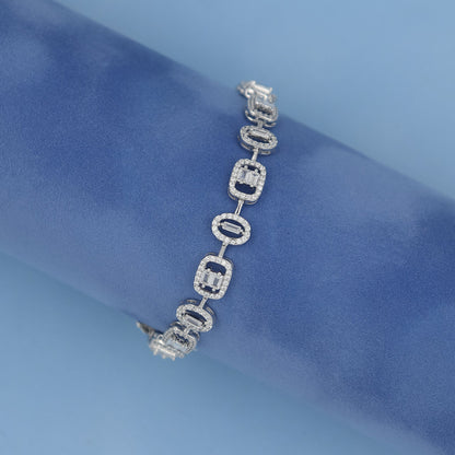 A Lustrous-Diamond-Silver-Bracelet
