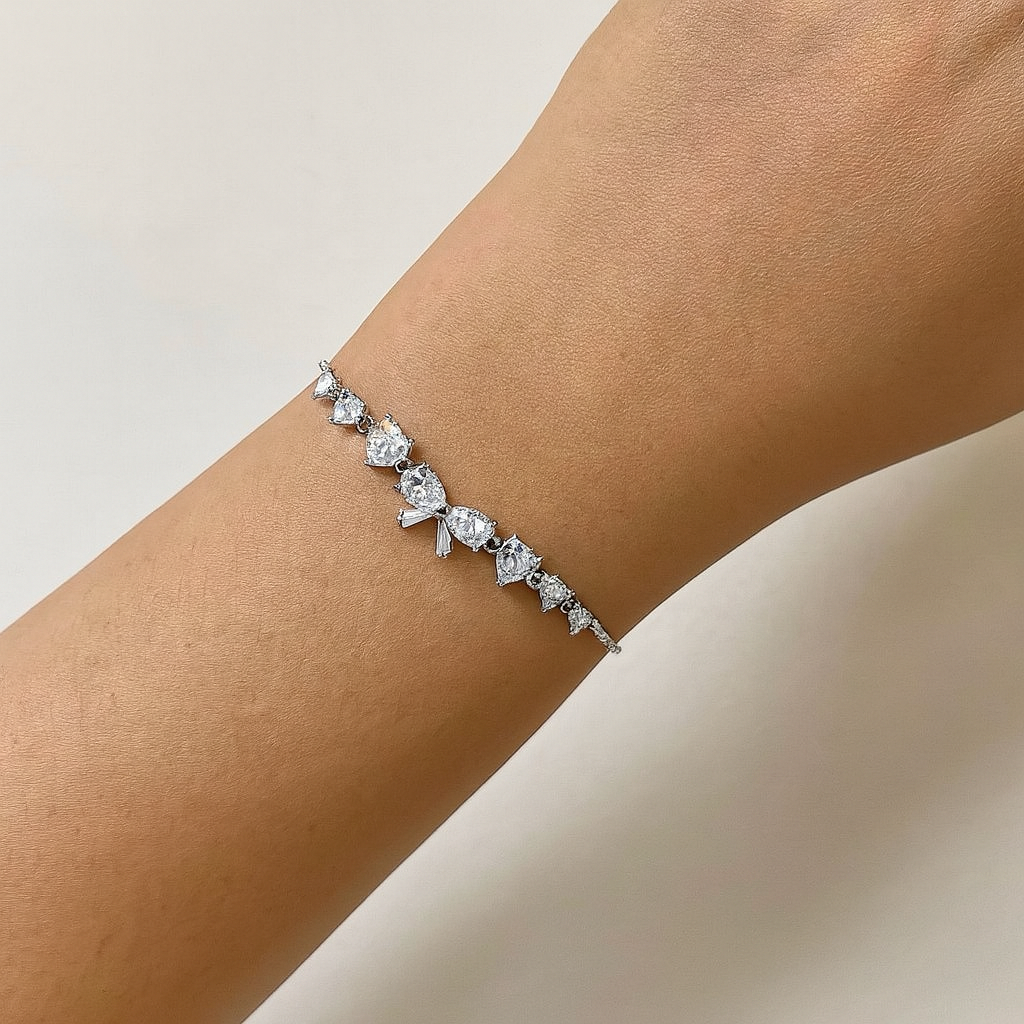 Minimal-Bow-Diamond-Silver-Bracelet