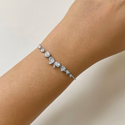 Minimal-Bow-Diamond-Silver-Bracelet