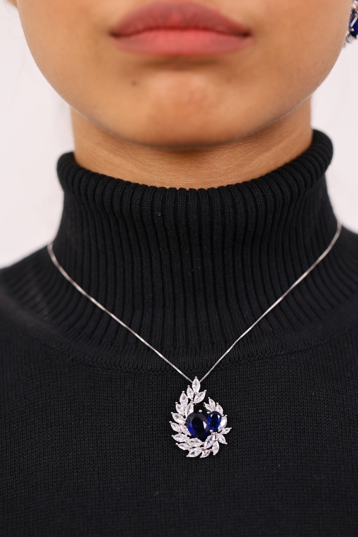 Stylish Sapphire And Crystal Silver Pendant Set