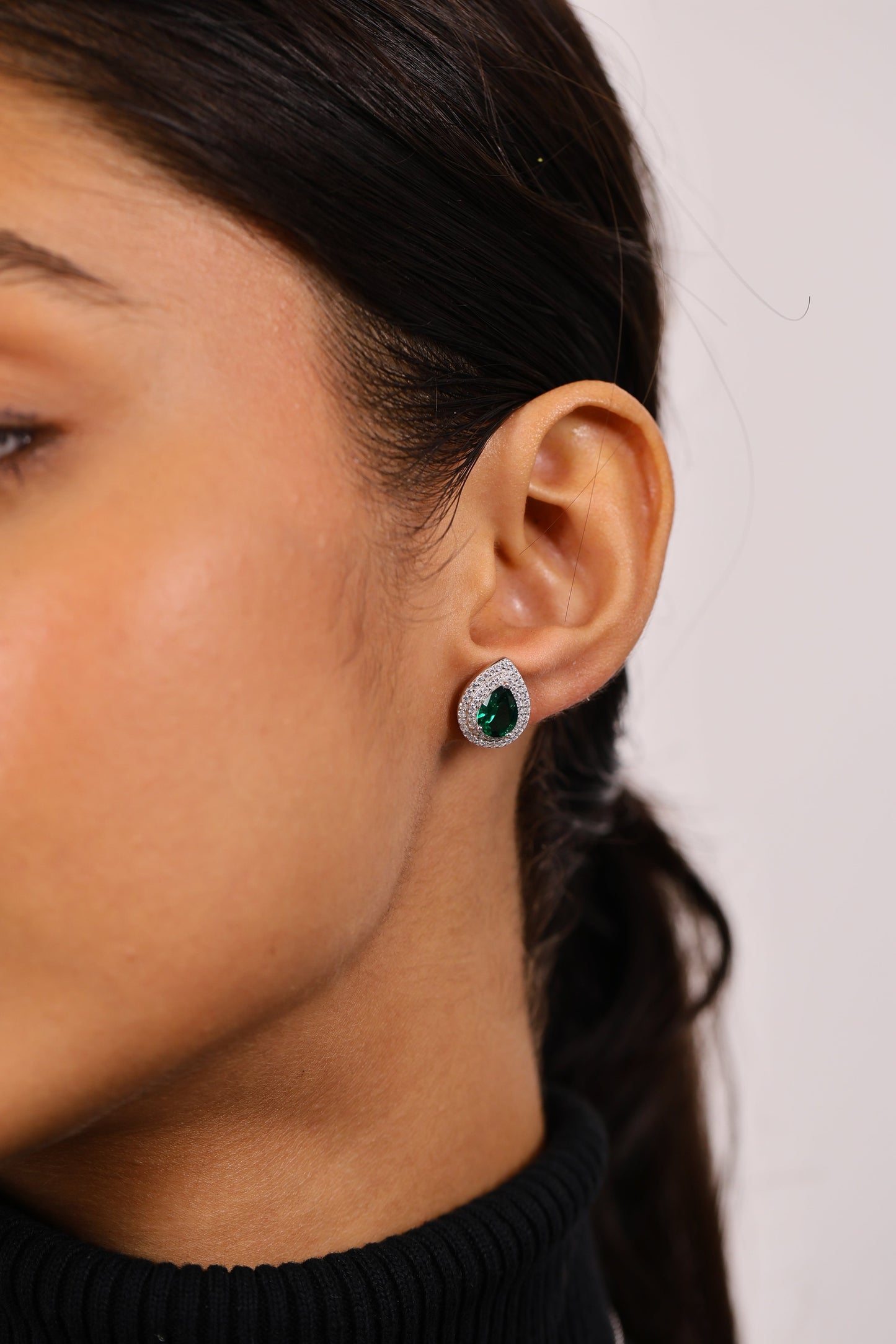 Serene Diamond And Emerald Silver Pendant Set