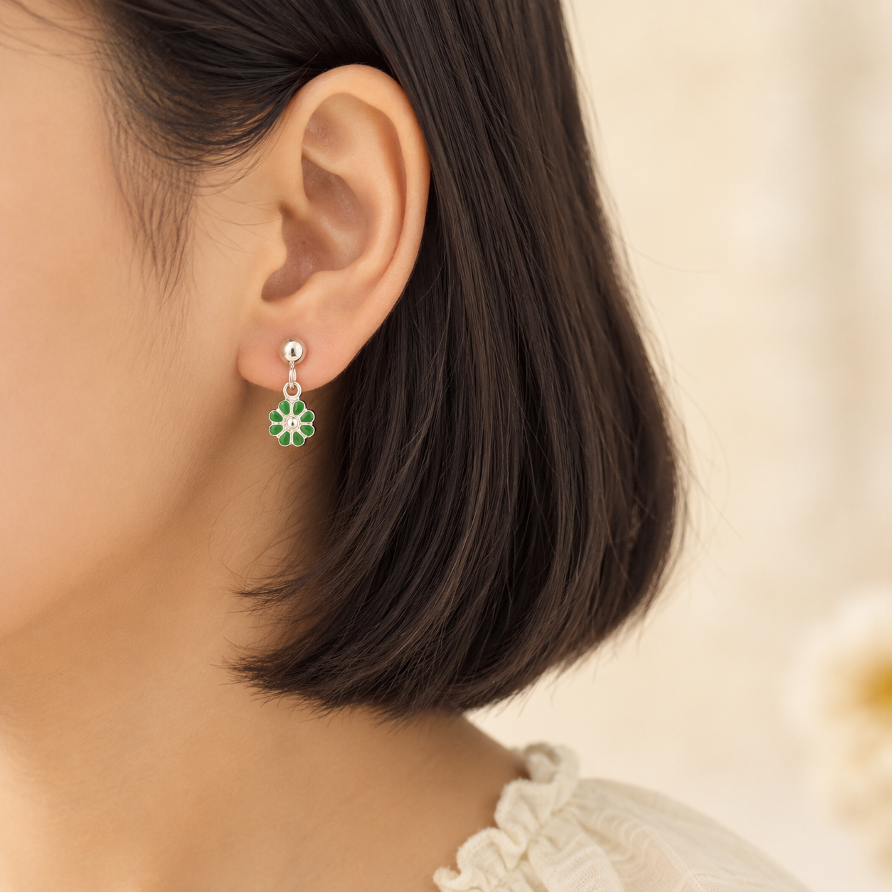 Emerald Daisy Girls Silver Drop Earrings