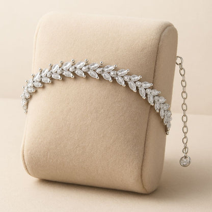 GLEAMLINE SILVER BRACELET