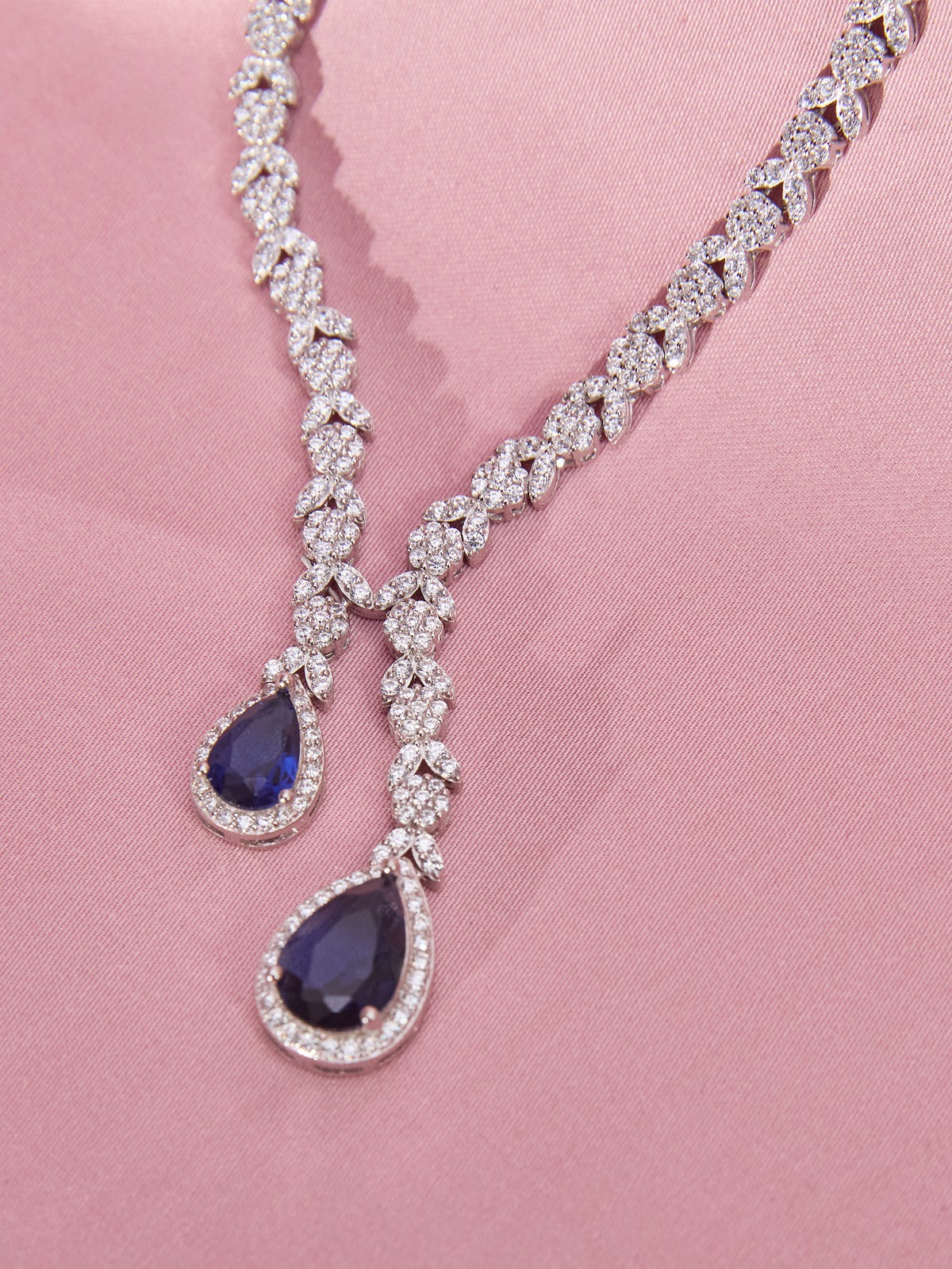 Cocktail Sapphire Silver Necklace Set