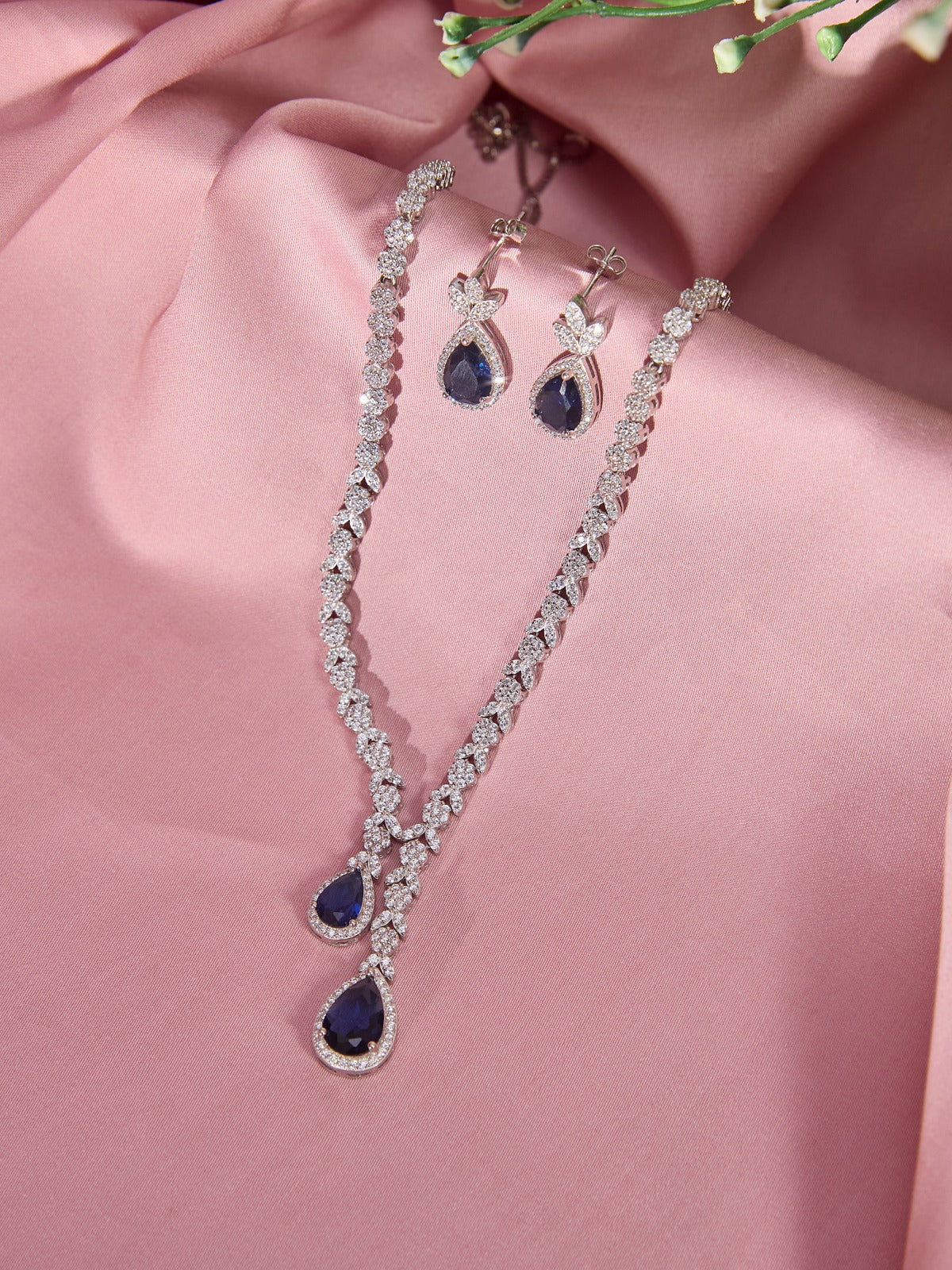 Cocktail Sapphire Silver Necklace Set