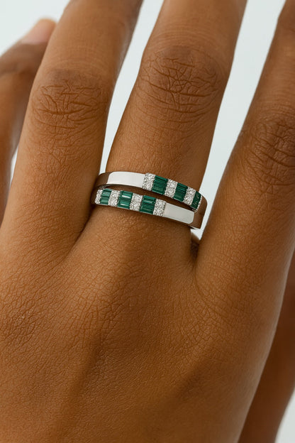 Shine Knot Emerald And Diamond Silver Ring