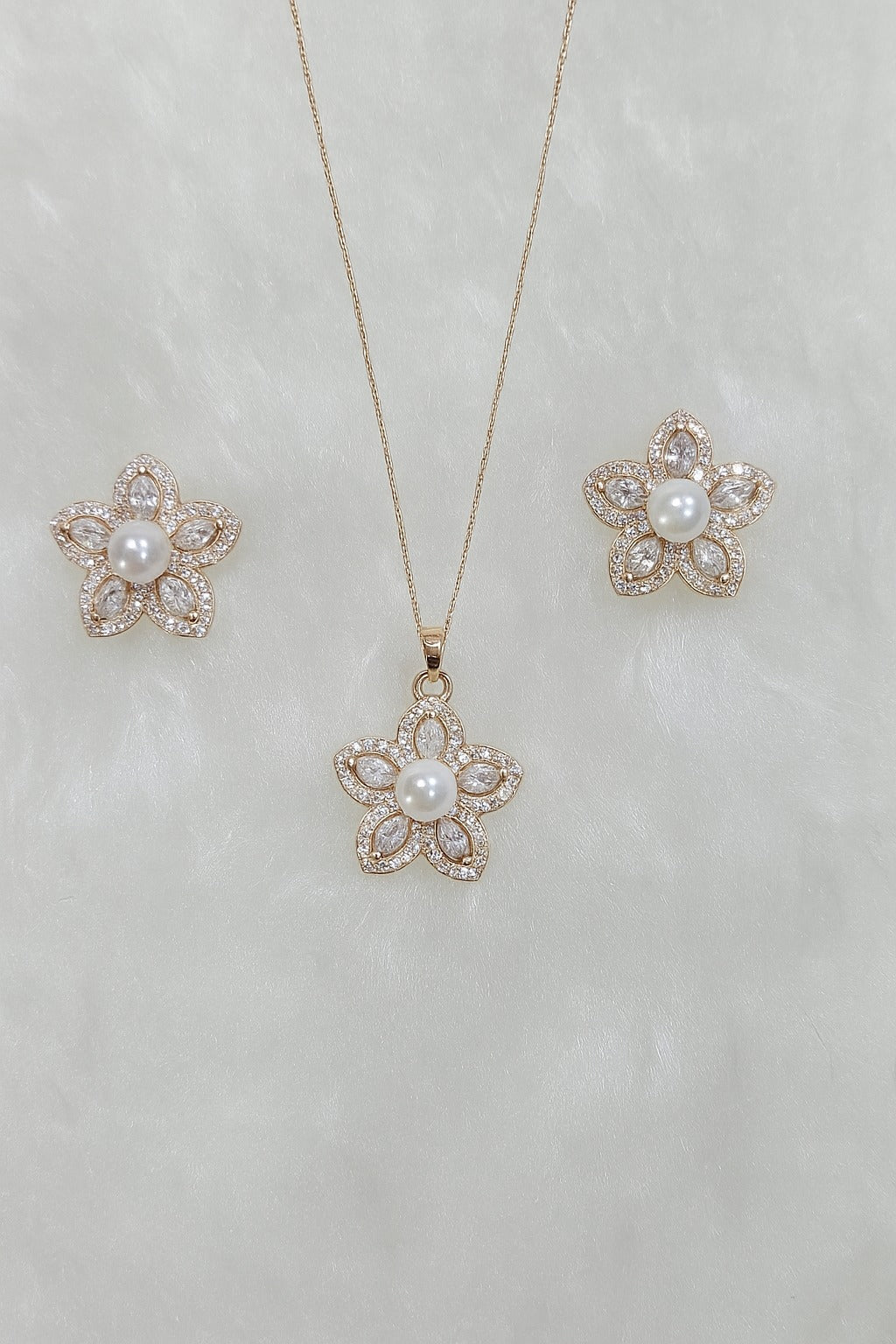 Star Pearl And Diamond Rose Gold Silver Pendant Set