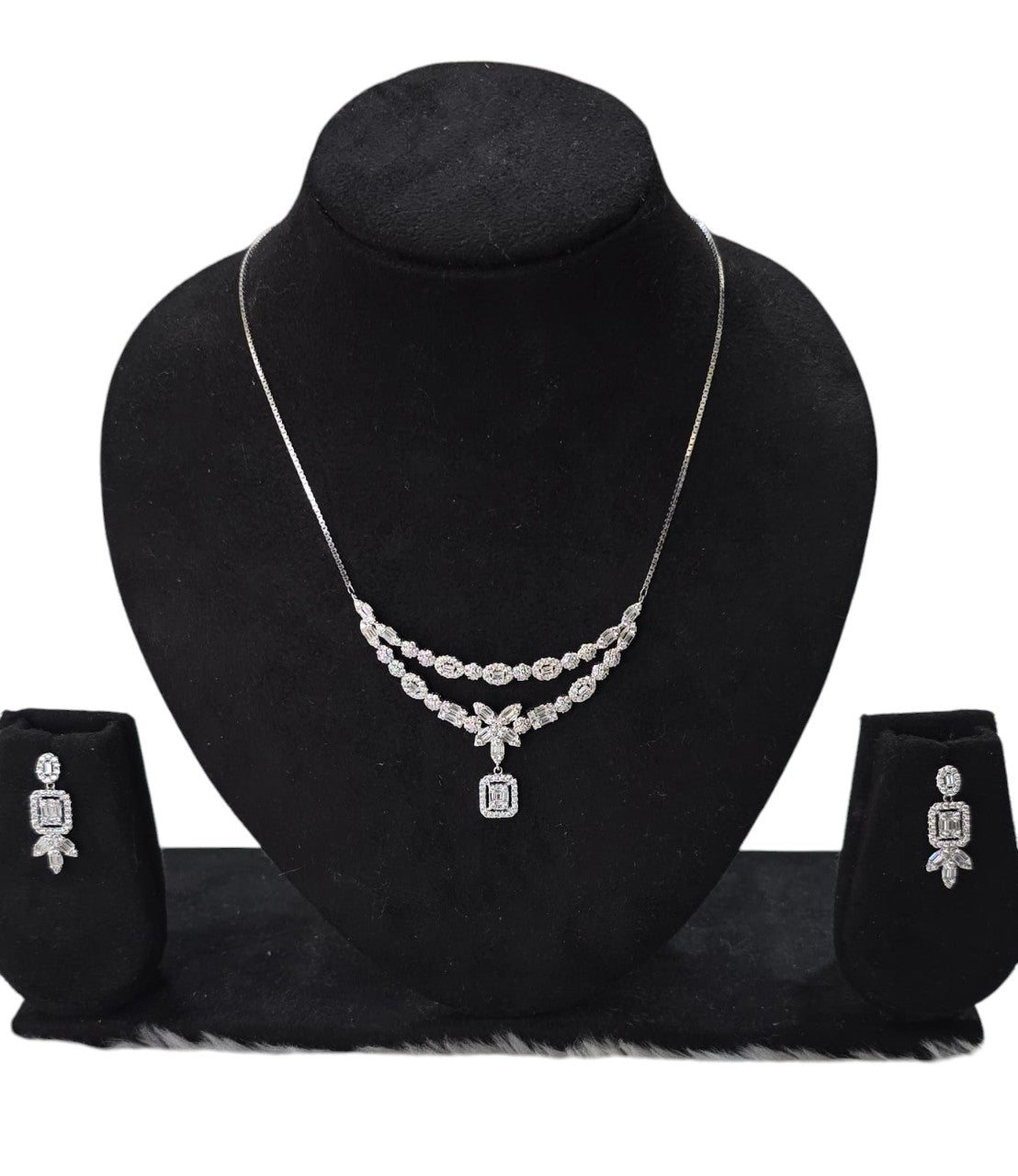 Silver Saga Diamond Silver Necklace Set
